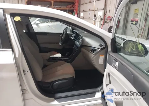 2017 Hyundai Sonata Hybrid Se from USA, damaged, VIN KMHE24L15HA045822